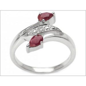 stunning sterling silver size 7 diamond and ruby ring